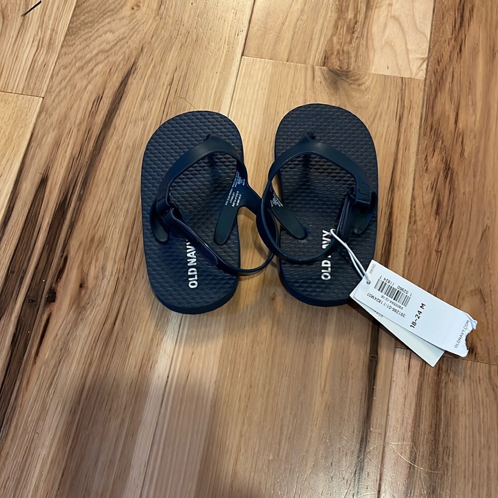 NWT Flip flops